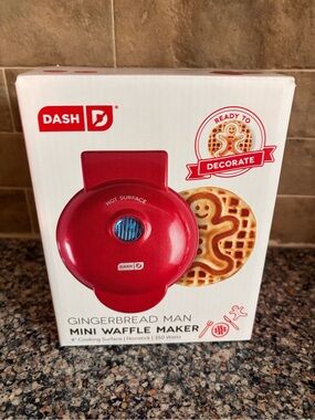 Dash Gingerbread Man Mini Waffle Maker